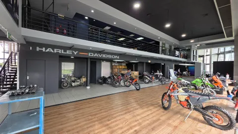 Corner Voortrekker Road & Louis Trichardt Street - Showroom (47)